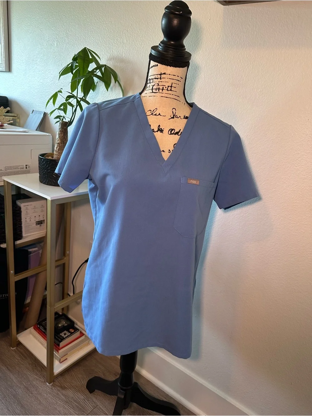 Figs Short Sleeve V-Neck Scrub Top in Dusty Blue
